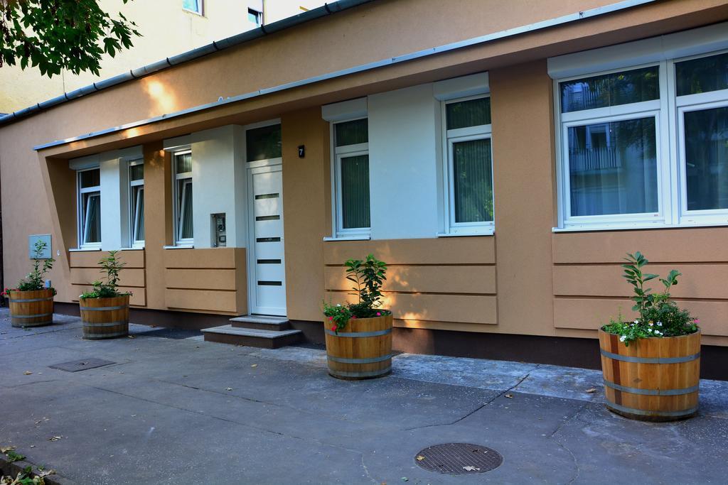 Bodza Apartmanok Eger Habitación foto