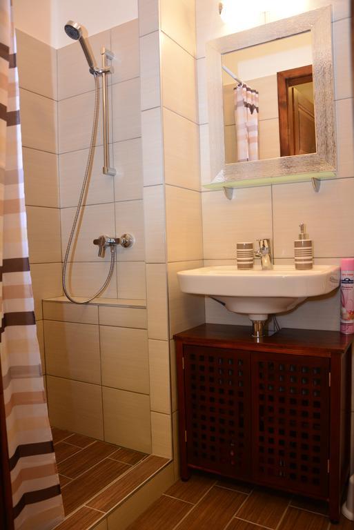 Bodza Apartmanok Eger Habitación foto