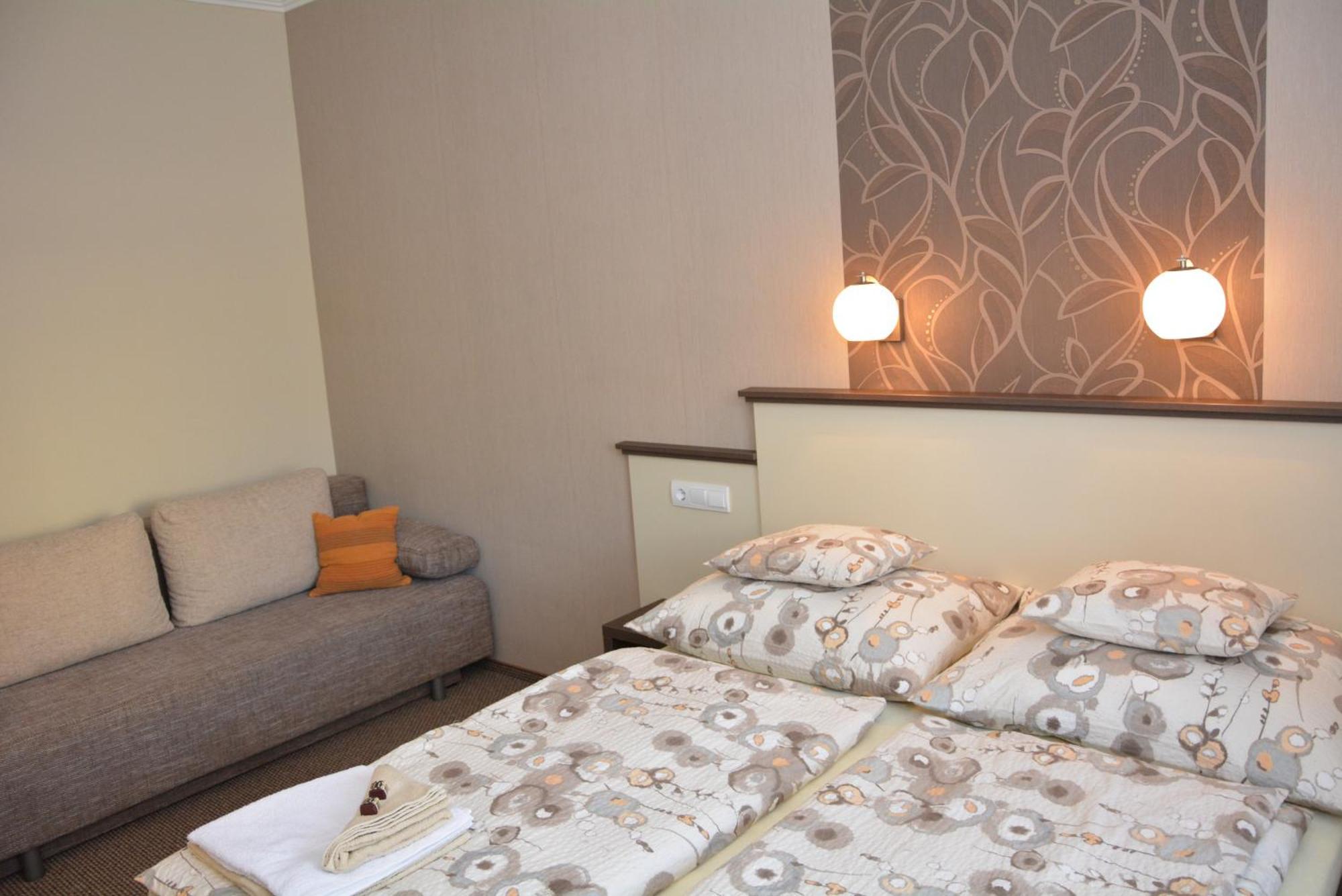 Bodza Apartmanok Eger Habitación foto